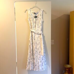 Elegant White Floral Midi Dress